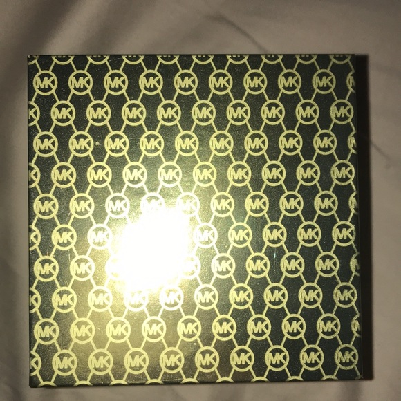 Authentic Michael kors necklace - Picture 10 of 11